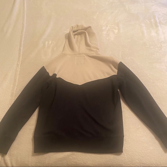 Hollister Hoodie - Picture 3 of 3